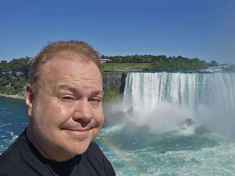 Niagara Falls: Canada with a Portuguese-speaking guide - Pricing and Group Setup: What You’re Really Paying For