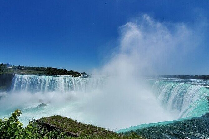 Niagara Falls Day Tour from Toronto Includes Boat Tour and Winery - The drive: stories that set you up for the falls