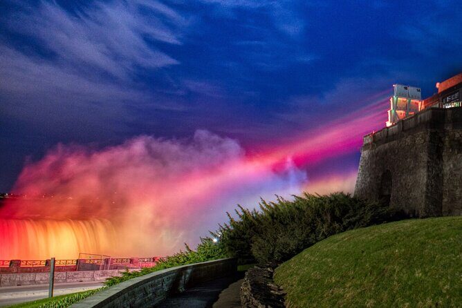 Niagara Falls Evening Tour with Boat, Dinner & Illumination Tower - Pickup and comfort on the mini-coach road