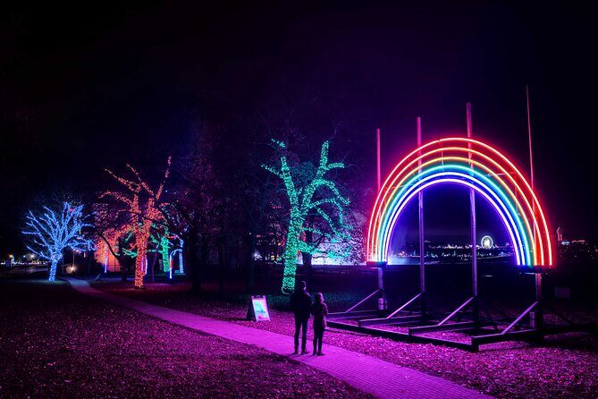 Niagara Falls Festival of Lights Tour from Toronto - Queen Victoria Park: A Quick Photo Window (Weather Permitting)
