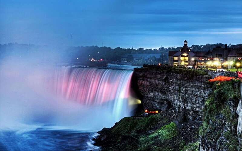 Niagara Falls: Night Tour w/ 3 Course Dinner & Light Show - Table Rock House dinner by the water: what the meal experience is really like