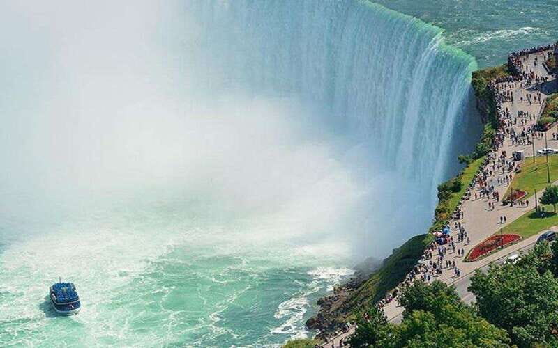 Niagara Falls Tour from Niagara Falls, Canada - The Canadian-side free time: lunch and sightseeing at your pace