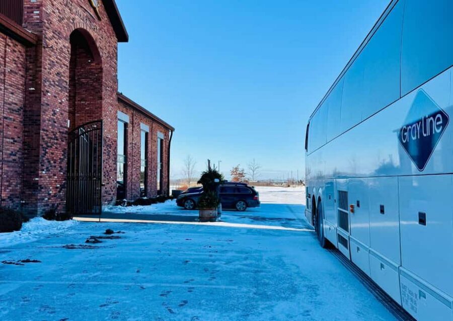 Niagara Falls Tour with Skip the Line Cruise & Maple Tasting - Niagara-on-the-Lake: a one-hour taste of a quieter side