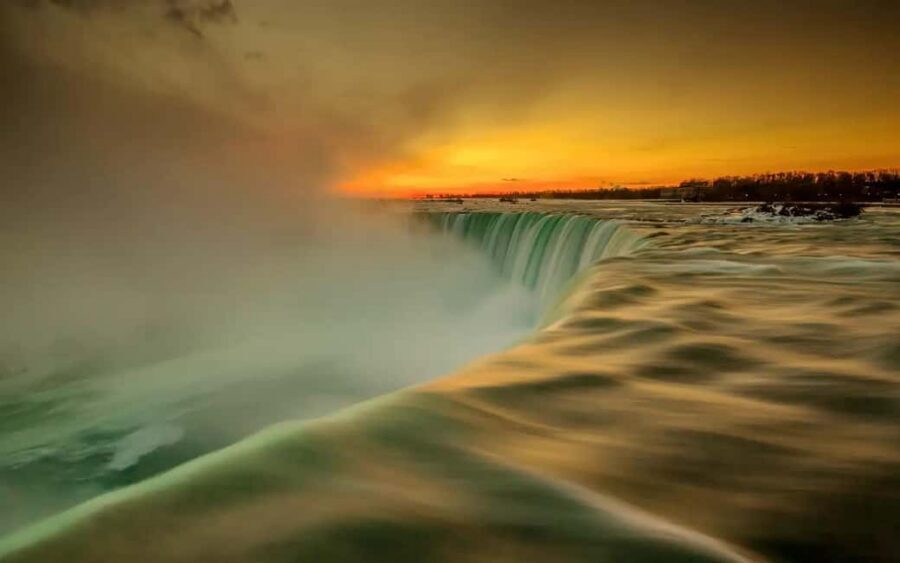 Niagara Falls: Tower Hotel Observation Deck Ticket - Tower Hotel Observatory: your high-angle plan for Horseshoe Falls
