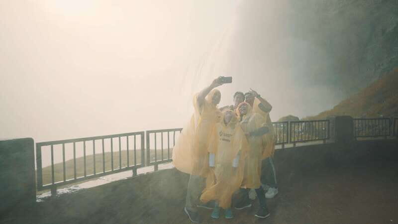 Niagara Falls: US & Canada Full-Day Tour & Lunch - Skylon Tower lunch: a pause with a front-row view