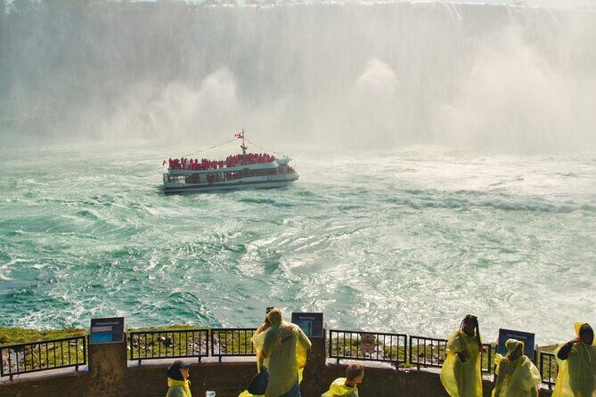 Niagara Falls Walking Tour with Boat Cruise - Casino Niagara start: easy meeting point, but arrive early