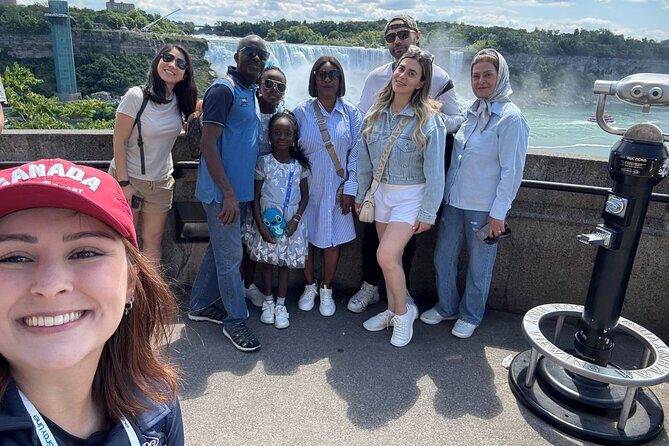 Niagara Falls Walking Tour with Boat Cruise - How the 20-person group size affects your experience