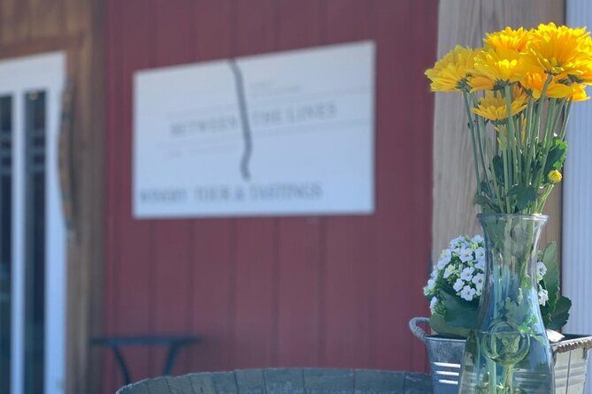 Niagara's Decadent Sparkling and Icewine Tasting - Stop 1: Sparkling Eric Brut with aged cheddar
