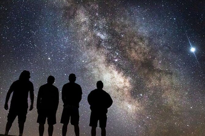 Night Adventure with possible stargazing and Aurora chasing - Pickup Timing From Banff and Canmore (and How Not to Miss It)
