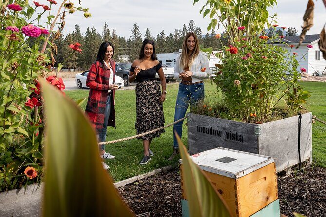 Okanagan Bee Tour and Lunch at Winery in Kelowna - Who should book this Okanagan bee tour (and who might skip it)