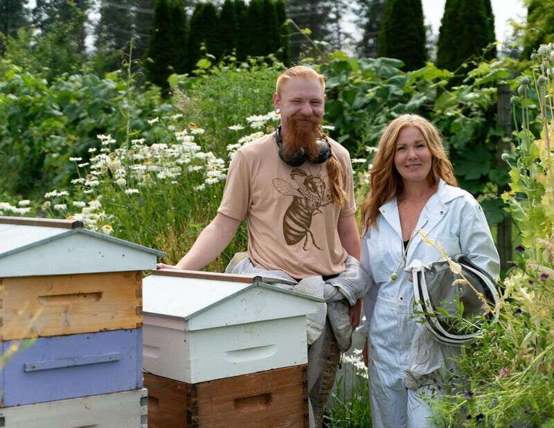 Okanagan Bee Tour, Wine Tasting and Lunch at Kelowna Winery - The 11:30 start and why timing is half the experience