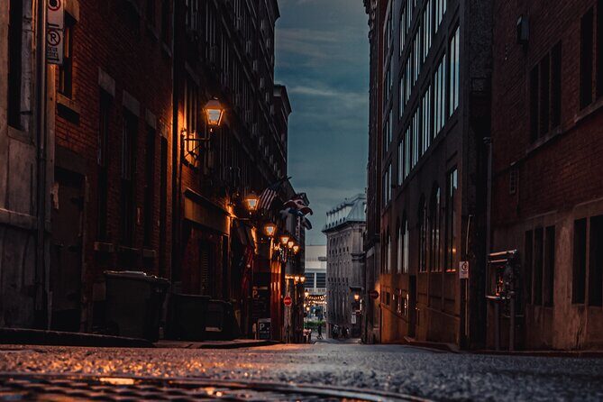 Old Montreal at Twilight Walking Tour Semi-Private - Rue St-Paul: old streets, classic stories