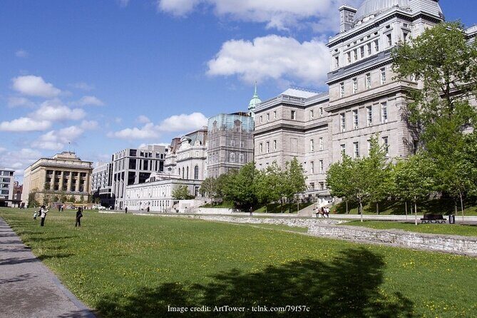 Old Montreal: Private History Walking Tour with Tastings - Practical logistics: meeting point and the end near transit