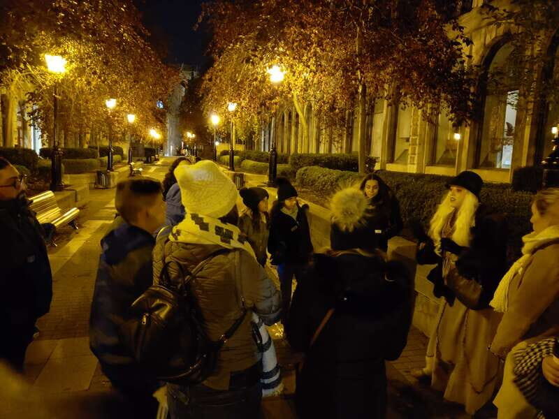 Old Montreal: Traditional Ghost Walk of the Haunted City - Practical Tips for Your Evening (What to Wear and How to Prep)