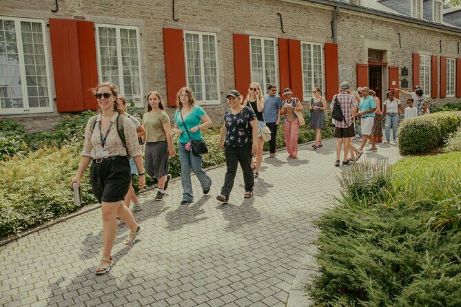 Old Montreal Walking Tour: History, Culture & Landmarks - Notre-Dame-de-Bon-Secours Chapel: the Sailor’s church moment