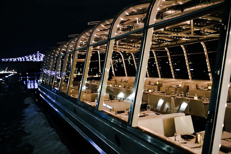 Old Port Montreal: Frosted Evening Dining Under the Stars - Weather, Roof, and Comfort: How to Actually Enjoy a Cold-Time Dinner