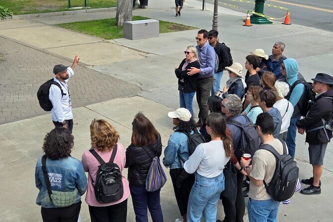 Old Quebec Walking Tour with a Certified Local Guide - Meeting at Fontaine de Tourny: How the Start Shapes the Walk
