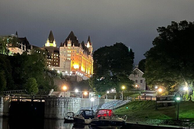 Ottawa: 1-Hr. Public Tour on a Real Yacht (Thurs. to Sun. @ 6 PM) - Onboard Crew Service: Captain and First Mate Who Actually Run the Yacht