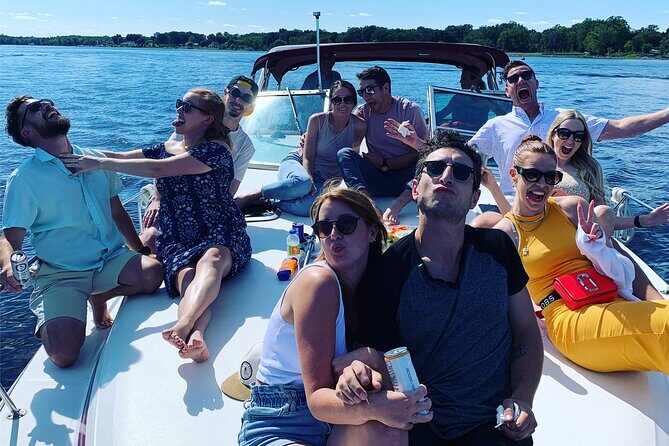 Ottawa: 1-Hr. Public Tour on a Real Yacht (Thurs. to Sun. @ 6 PM) - Drinks and Food Rules: What You Can and Can’t Bring