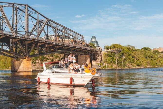 Ottawa: 1-Hr. Public Tour on a Real Yacht (Thurs. to Sun. @ 6 PM) - Timing, Group Size, and Getting to the Marina Without Stress