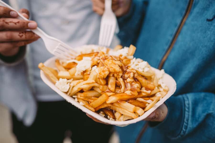 Ottawa: ByWard Market Food Tour with 7 Local Tastings - Finding the Meeting Spot at Major’s Hill Park (With an Orange Umbrella)
