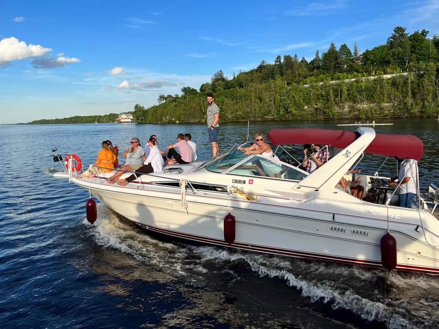 Ottawa: Downtown Yacht Cruise - Thur-Sun - 6 PM to 7 PM - The Golden Hour Payoff: Watching Parliament Hit That Right Light