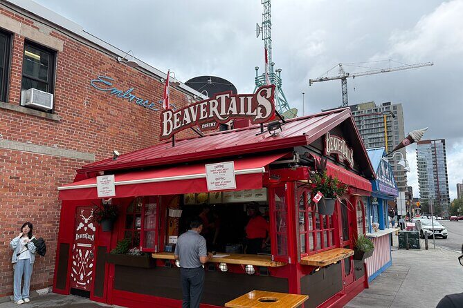 Ottawa Food Tour with ByWard Market Flavors & 6 Local Tastings - Pacing, walking, and comfort in Ottawa weather