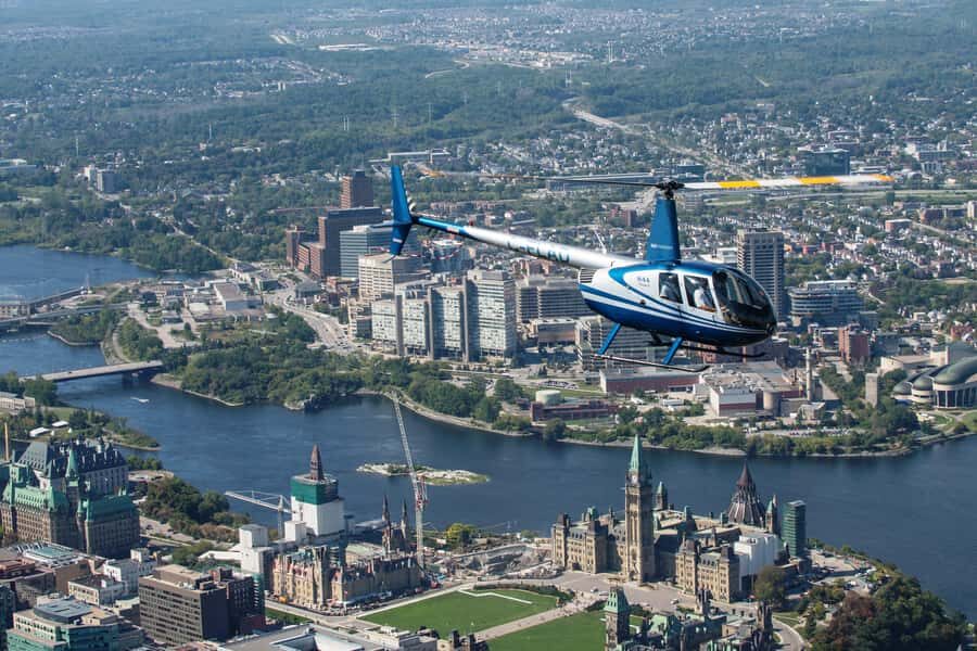 Ottawa: Panoramic helicopter flight (Gatineau Park + downtown) - Ottawa helicopter flight from Rockcliffe Airport: the view you can’t replicate