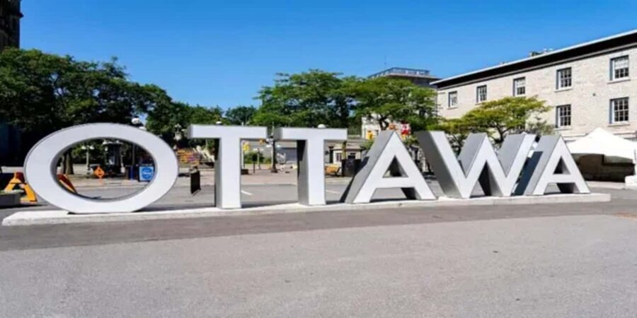 Ottawa: Small Group Night Tour With River Cruise - How the evening flows: pickup, cruise, driving loop, dessert