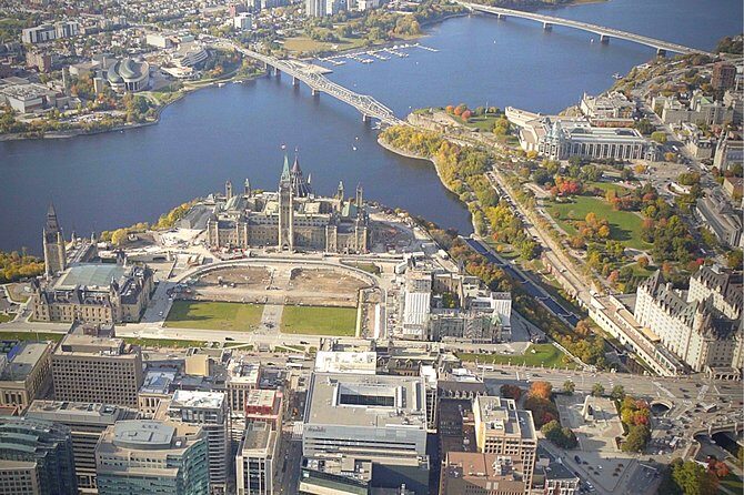 Ottawa Small Group Premium City Tour - Rockcliffe Park by Van: Where You See More Than the Usual Map