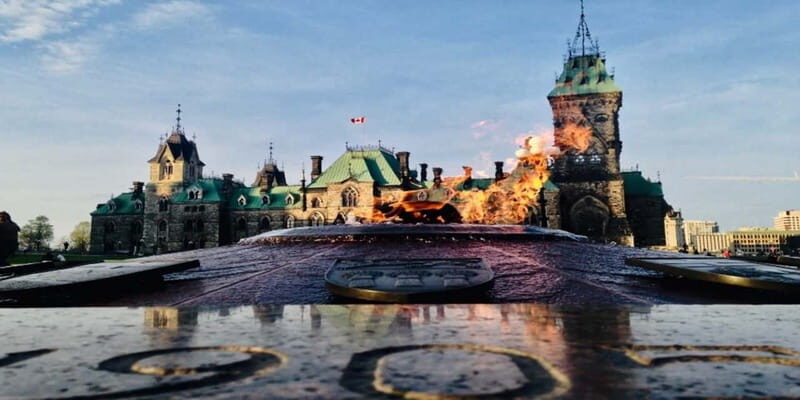 Ottawa: Small-Group Walking Tour with Boat Cruise - The Centennial Flame and Fairmont Chateau Laurier photo stops