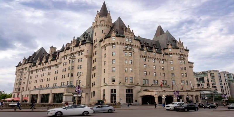 Ottawa: Small-Group Walking Tour with Boat Cruise - About the guide: small group can be a big difference