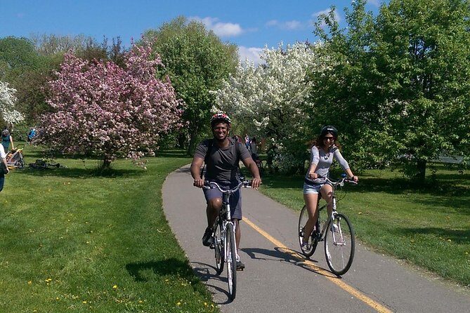 Ottawa Spring Tulip Festival Bike Tour - Dow’s Lake Pavilion: the tulip time that matters