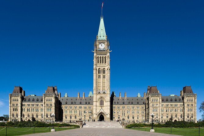 Ottawa's Original Historical Highlights Public Walking Tour - Stop 1: Parliament Hill And Its Buildings Without Going Inside