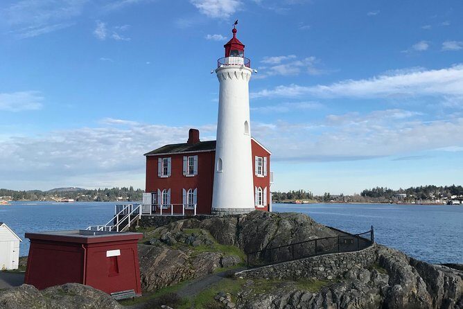 Paddling Esquimalt Harbor to Cole Island - Stewart Beach Launch and the Fort Rodd Hill / Fisgard Lighthouse Area