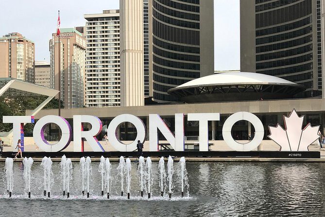 PATH - A Walking Tour of Toronto's Underground City - Meeting at Union Station: Beat the Size Problem