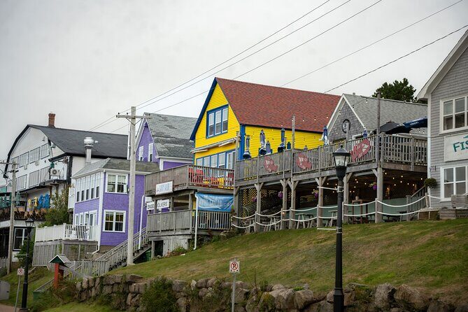 Peggy's Cove, Lunenburg and Titanic Cemetery Full Day Tour - Food, weather, and what to pack for this coast-heavy day