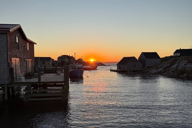 Peggy's Cove Sunset tour - Sunset and weather reality: why this experience can swing