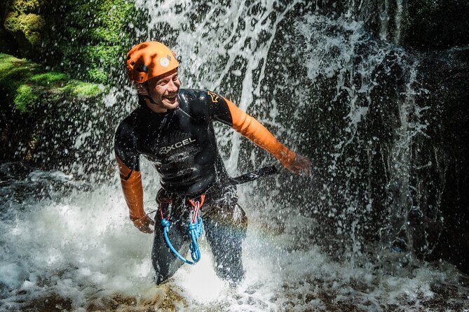 Penticton Slot Adventure - Dry Canyoning: No Swimming, Still Not a Walk in the Park