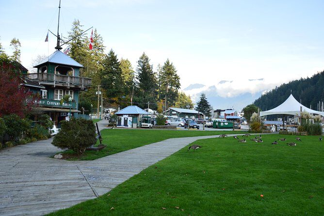 Photography, Hiking & Ferry to Bowen Island - A note on the guide experience (including Nafees)