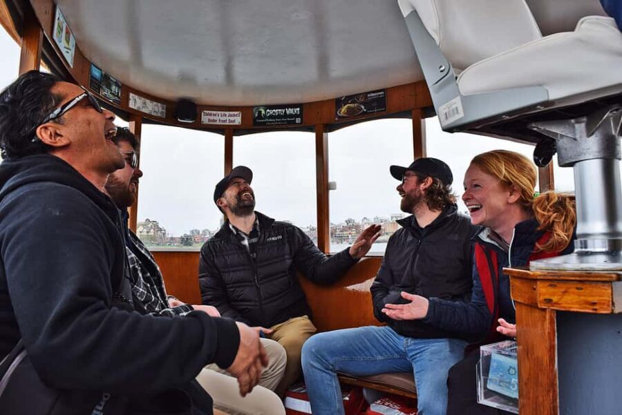 Pickle Pub Crawl: Ferry Rides and Appetizers - Stop 3: Songhees Park Harbour Views (30 Minutes)