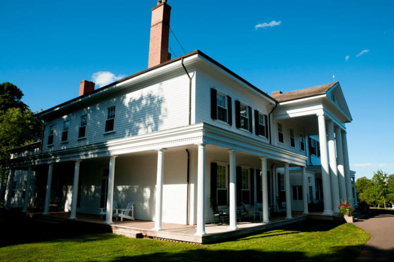 Prince Edward Island: Small Group Charlottetown Walking Tour - The Return Walk via the Victoria Boardwalk: Peakes Quay to the Finish