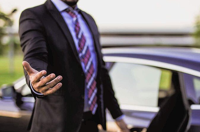 Private Airport Transfer to Vancouver Downtown and Canada Harbour - Price and Value: When $97.41 Per Group Makes Sense