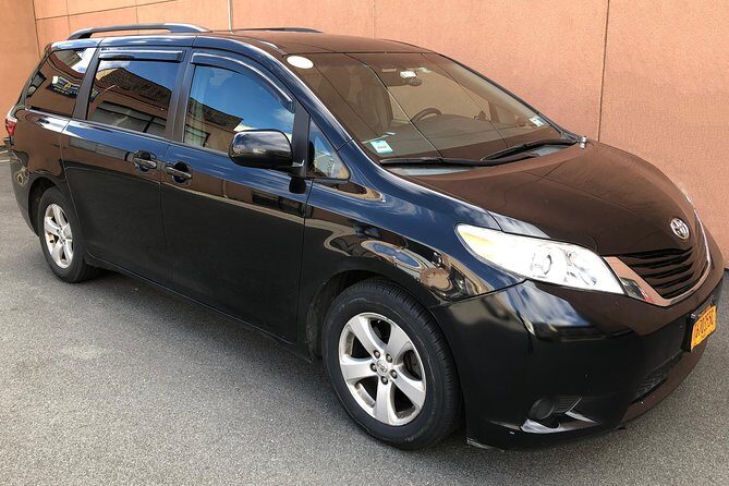 Private Arrival Transfer from Halifax Stanfield Airport YHZ - Choosing your vehicle: sedan for three or van for five
