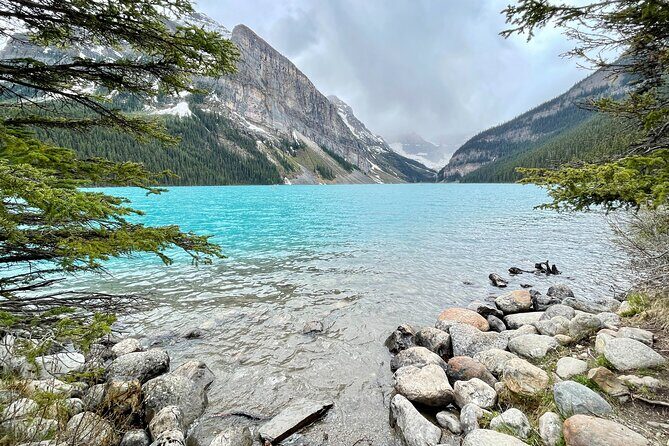 Private Banff and Yoho National Park Tour with Moraine Lake - Emerald Lake and Lake Louise: turquoise with different origins