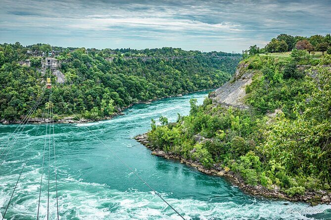 Private Customizable Scenic Niagara Boutique-Winery Day Tour - Niagara Escarpment wineries and breweries: where your day really happens