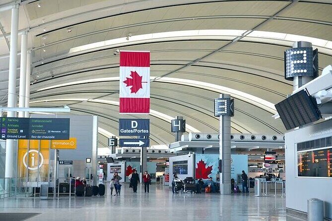 Private Departure Transfer-Toronto to Pearson Airport(YYZ) or YTZ - Mobile Ticket and Confirmation: Small Tech, Big Relief