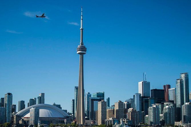 Private Downtown Toronto Walking Tour in English - The 2-hour route: what you’ll see (and why it’s a smart mix)