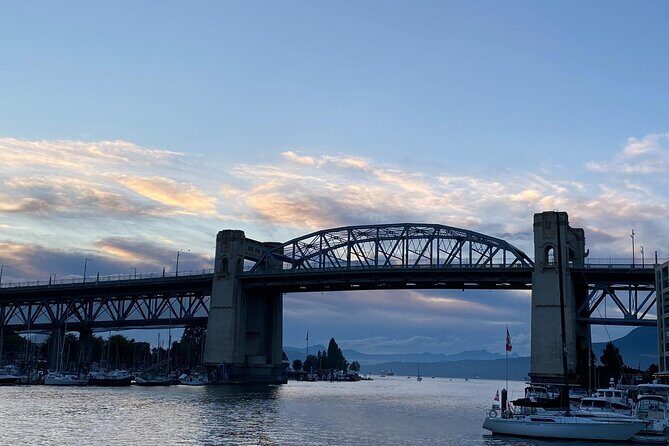 Private Guided Grand City Tour in Vancouver with your luggage - Private pickup with luggage: the time-saver that matters most