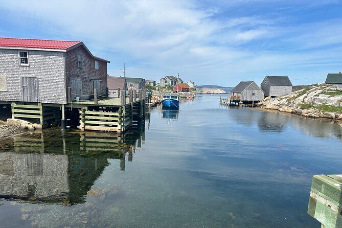 Private Guided Tour: Peggy’s Cove, Mahone Bay, Lunenburg & Ovens - Stop 2: Mahone Bay’s Three Churches and Quick-Stop Town Charm